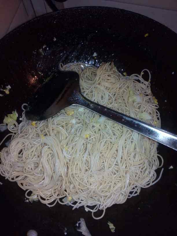 白菜鸡蛋炒面步骤10