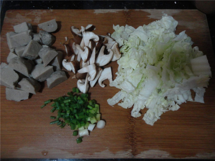 肉丸香菇汤步骤1
