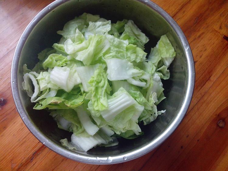 白菜肉片汤步骤3