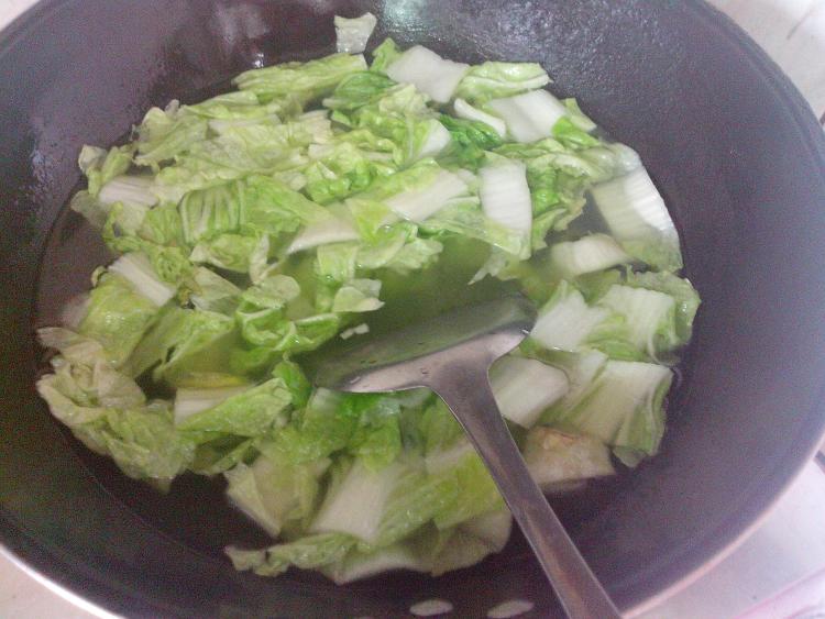 白菜肉片汤步骤7