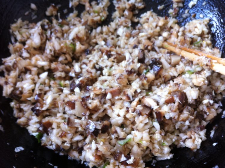 香菇白菜熟肉蒸饺步骤6