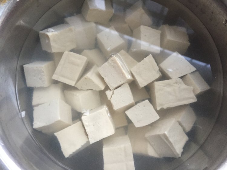 白菜豆腐步骤1