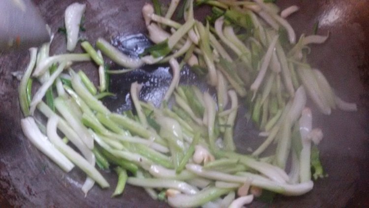 素炒萝卜菜丝步骤6