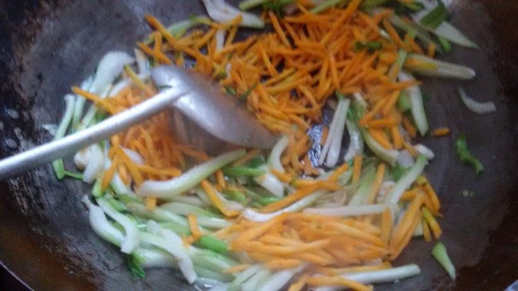 素炒萝卜菜丝步骤7