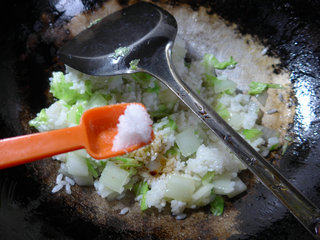 香葱白菜炒饭步骤6