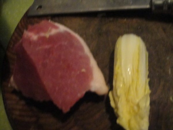 香辣白菜肉片步骤1