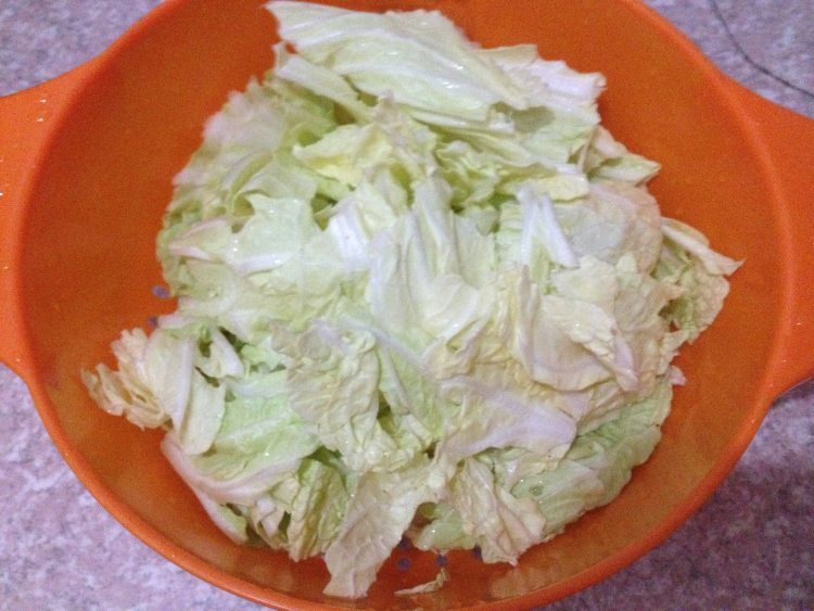 滑肉白菜汤步骤3
