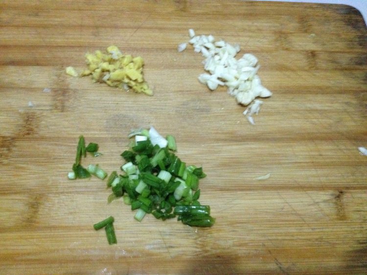 滑肉白菜汤步骤1