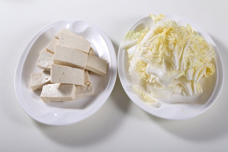 虾酱白菜豆腐步骤1