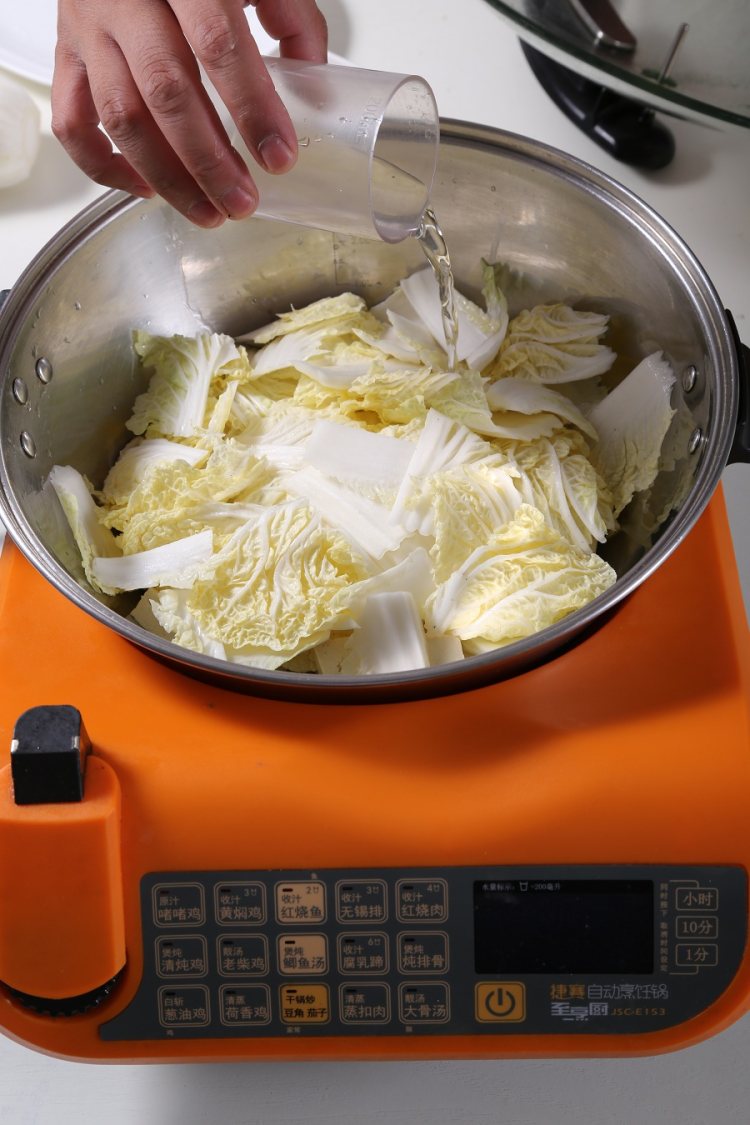 虾酱白菜豆腐步骤2