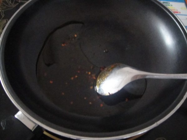粉丝腊肠白菜煲步骤7