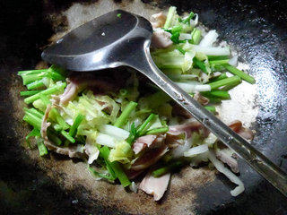 芹菜猪肚炒白菜步骤5