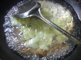 土豆炒白菜步骤2