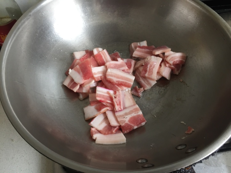 白菜肉片炖粉皮步骤3