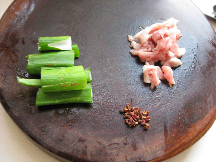 肉丝白菜步骤3