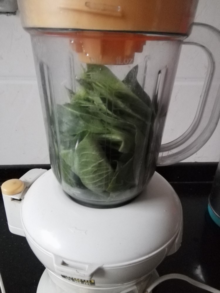 蔬菜面条步骤1