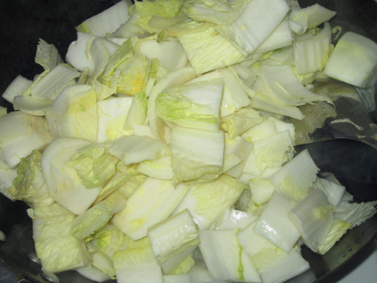 白菜粉条肉片步骤6