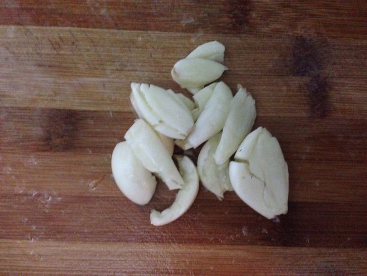 蒜蓉白菜蘑菇步骤3