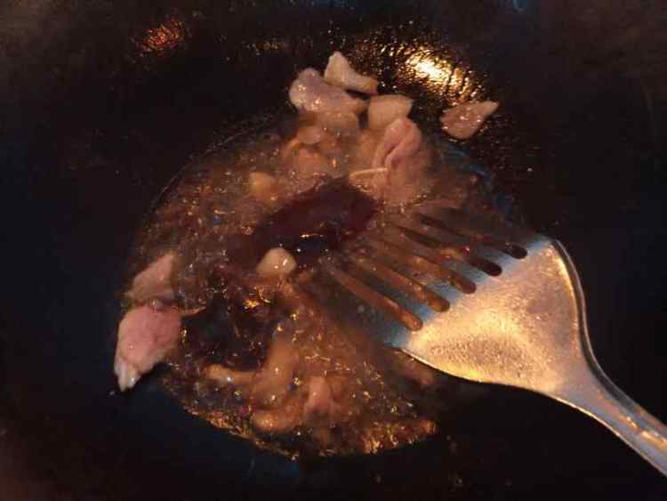 大葱白菜炒肉步骤4