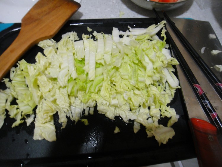 西红柿白菜炒豆腐步骤1