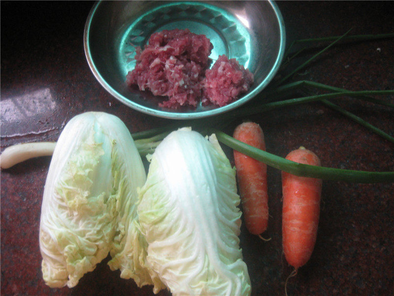 肉末白菜步骤1
