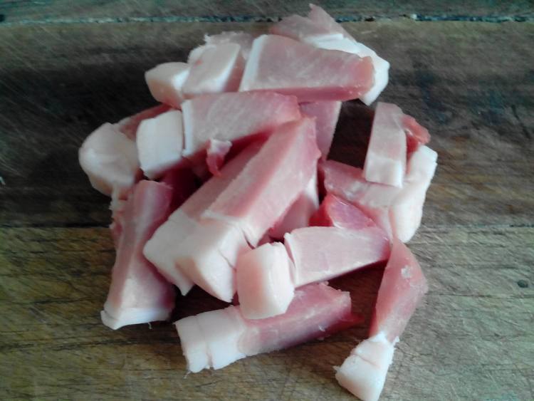 红烧肉炖白菜步骤2