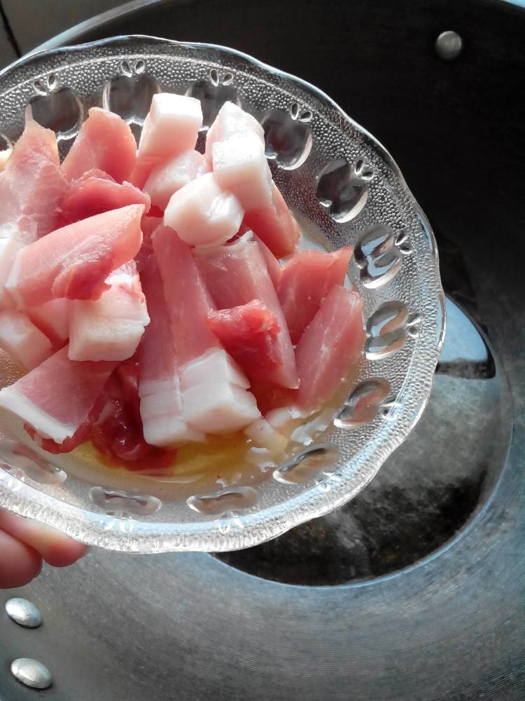 红烧肉炖白菜步骤3