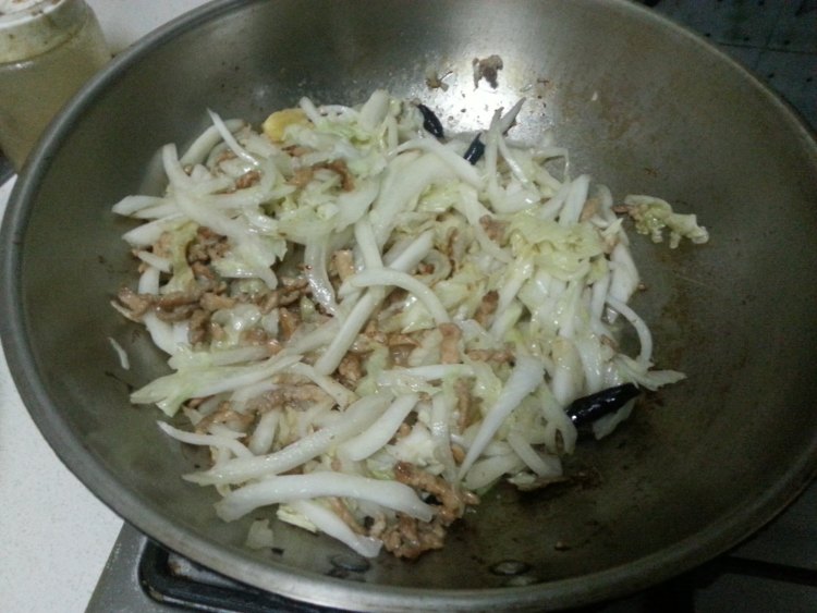 白菜丝炒肉丝步骤8