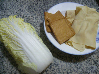 白菜香干炒千张步骤1