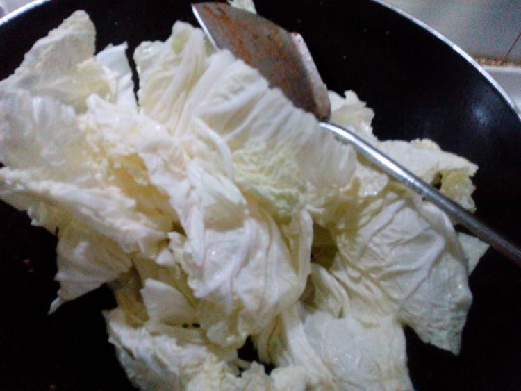 白菜炒腐竹步骤5