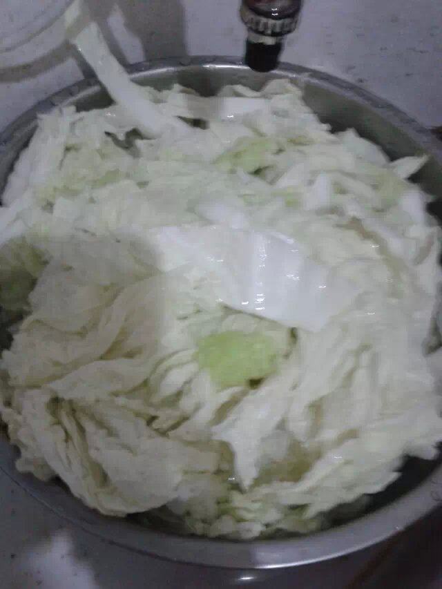 家常粉丝白菜步骤2
