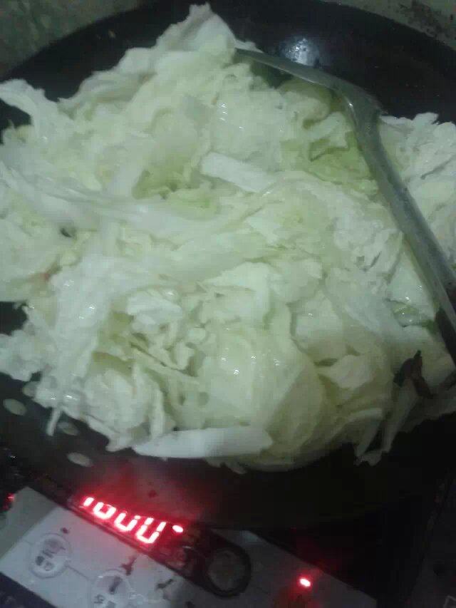 家常粉丝白菜步骤6