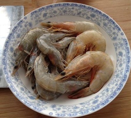 油焖虾烩白菜步骤1