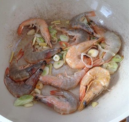 油焖虾烩白菜步骤7