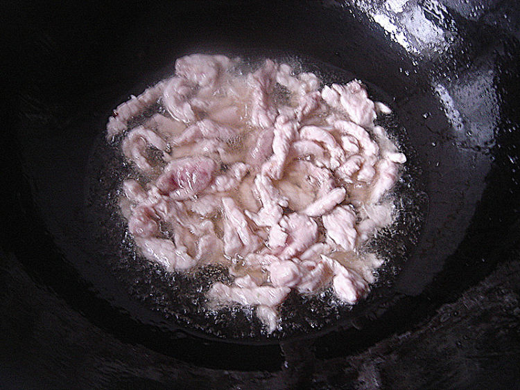 白菜肉炖粉条步骤1
