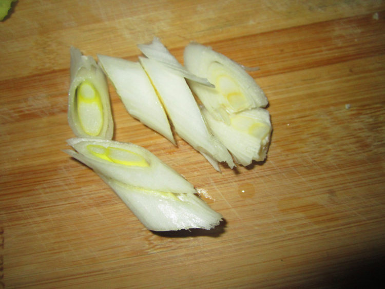蚝油肉片白菜步骤3