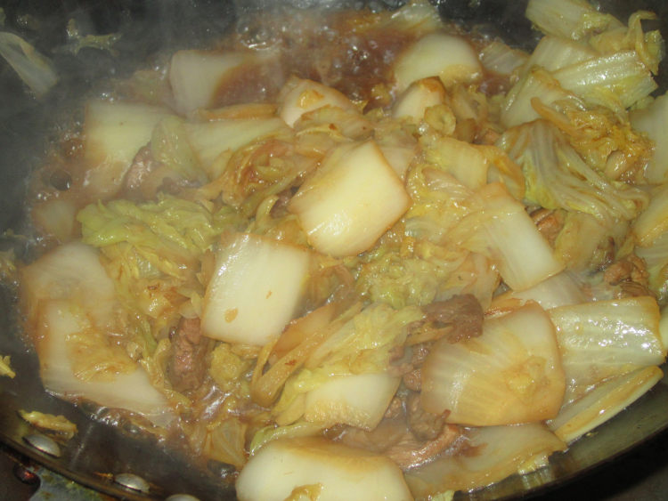 蚝油肉片白菜步骤8
