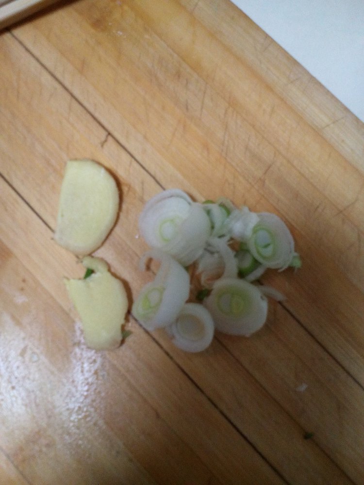 白菜炖豆芽步骤1
