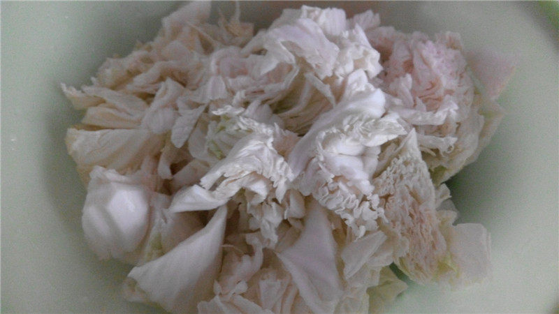 东北白菜炖干豆腐步骤2