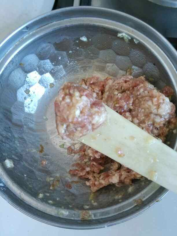 萝卜猪肉丸子汤步骤3