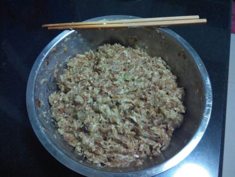 猪肉白菜馅饺子步骤1