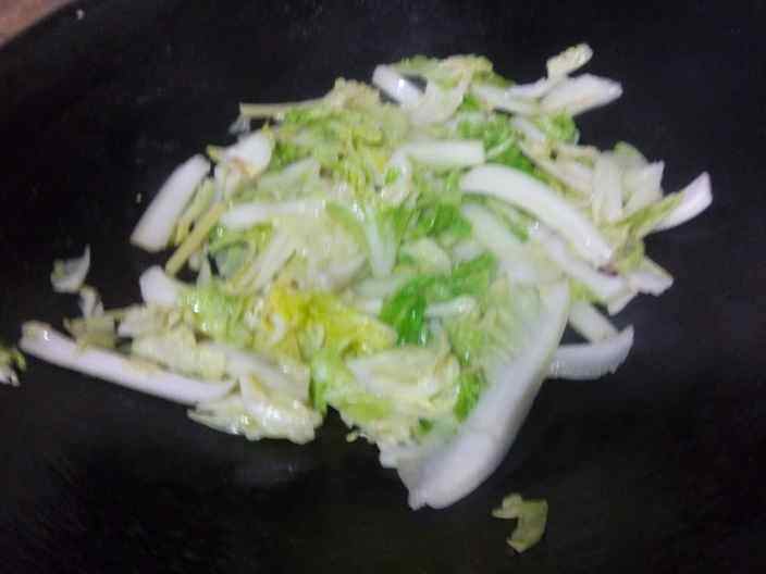 黑白菜鸡蛋炒粉步骤5