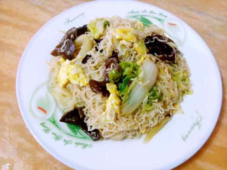 黑白菜鸡蛋炒粉步骤10