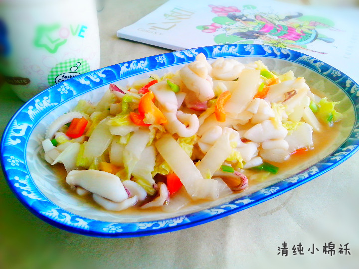 红椒丁白菜香炒鱿鱼步骤11