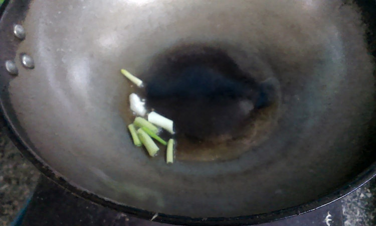 番茄玉米炒饭步骤3