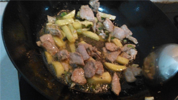 白菜土豆煮面片步骤10