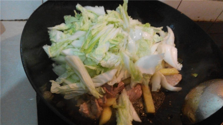 白菜土豆煮面片步骤11