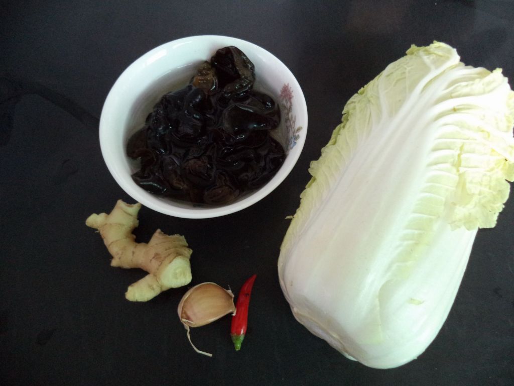 炒黑白菜步骤1