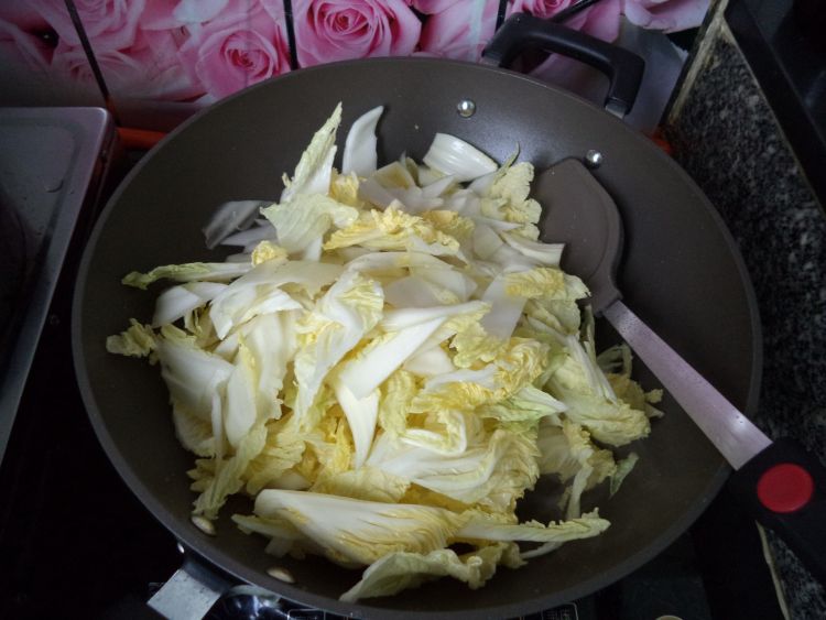 炒黑白菜步骤5