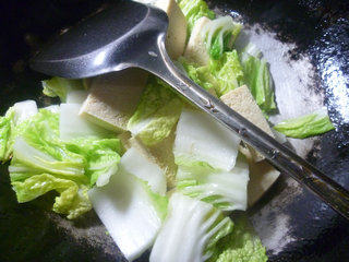 冻豆腐白菜步骤6